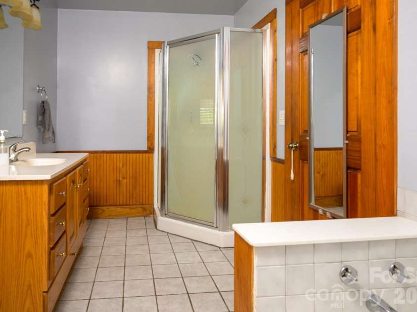 580 Baldwin Avenue, Marion, NC 28752.  MLS# CAR4413490, YatesRealty ID 43651. 
