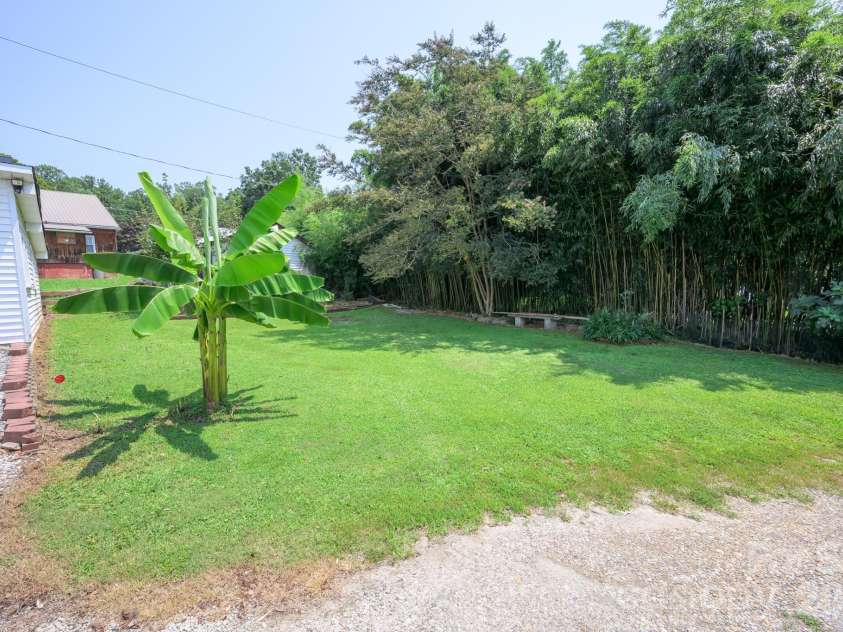 580 Baldwin Avenue, Marion, NC 28752.  MLS# CAR4413490, YatesRealty ID 43651. 