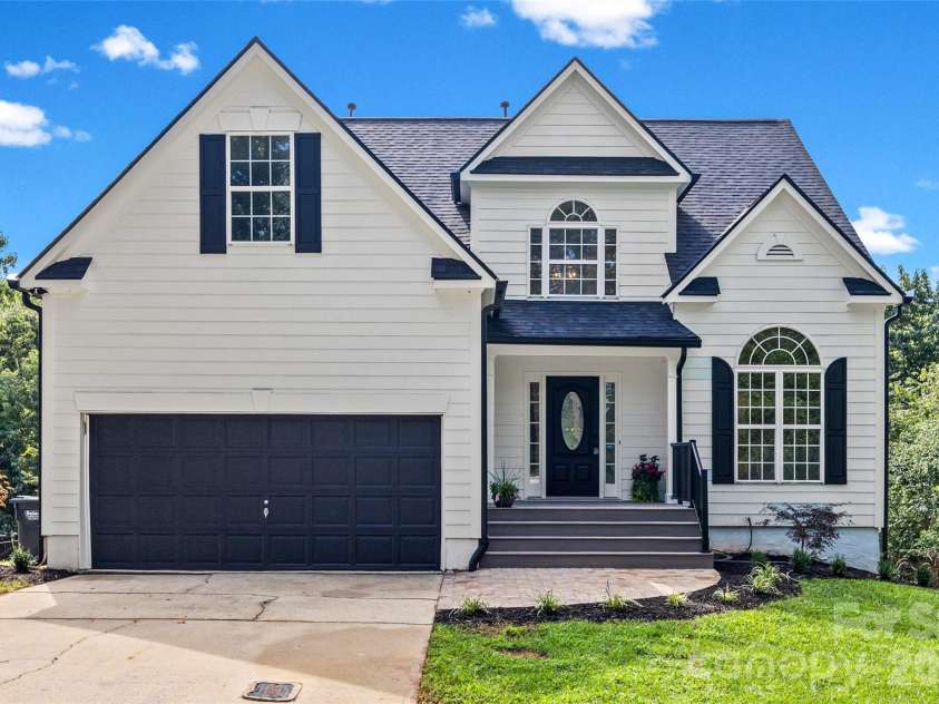14107 Pine Harbor Road, Charlotte, NC 28278.  MLS# CAR4413773, YatesRealty ID 43652. 