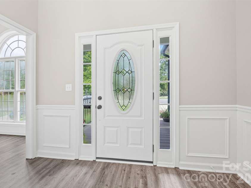 14107 Pine Harbor Road, Charlotte, NC 28278.  MLS# CAR4413773, YatesRealty ID 43652. 