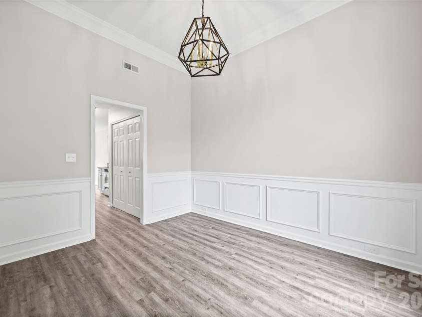 14107 Pine Harbor Road, Charlotte, NC 28278.  MLS# CAR4413773, YatesRealty ID 43652. 