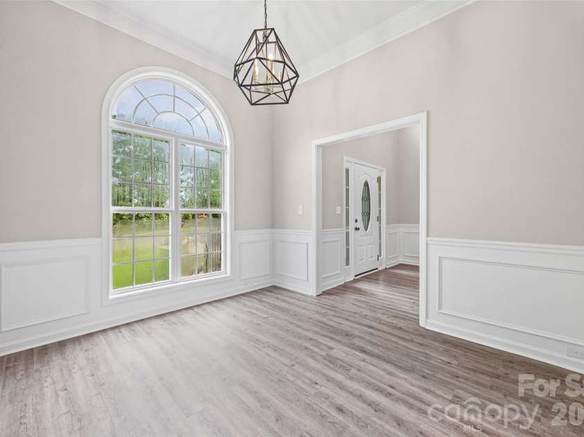 14107 Pine Harbor Road, Charlotte, NC 28278.  MLS# CAR4413773, YatesRealty ID 43652. 