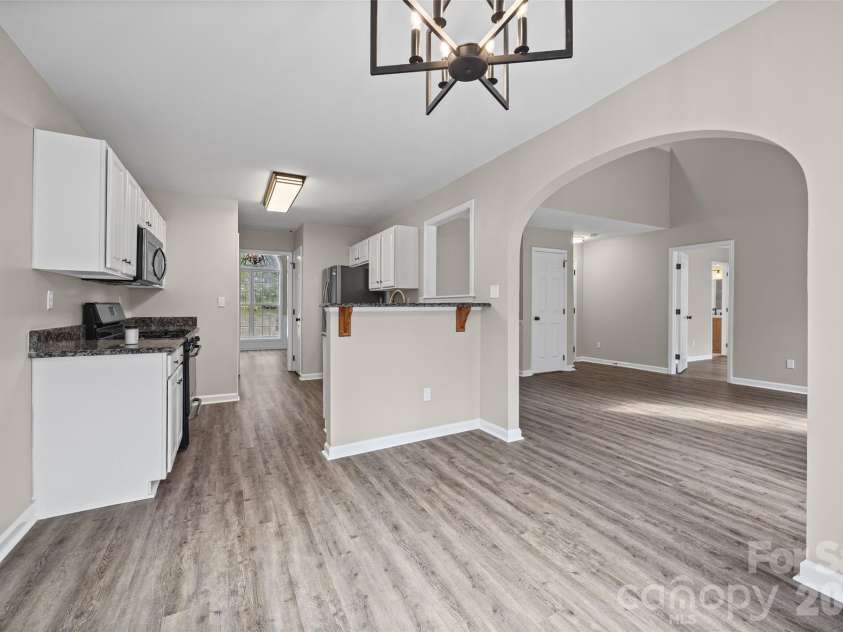 14107 Pine Harbor Road, Charlotte, NC 28278.  MLS# CAR4413773, YatesRealty ID 43652. 