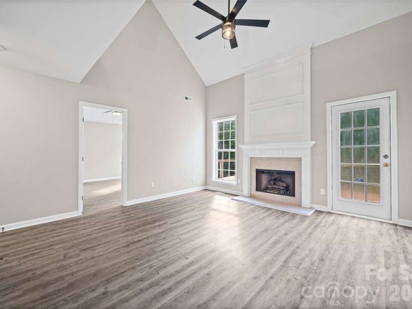 14107 Pine Harbor Road, Charlotte, NC 28278.  MLS# CAR4413773, YatesRealty ID 43652. 