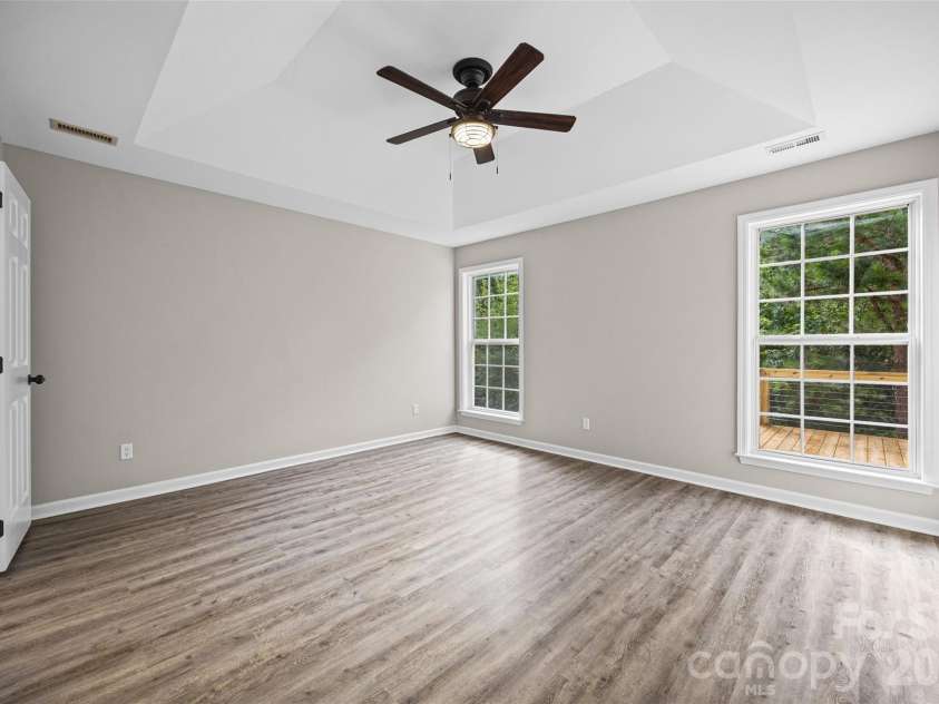 14107 Pine Harbor Road, Charlotte, NC 28278.  MLS# CAR4413773, YatesRealty ID 43652. 