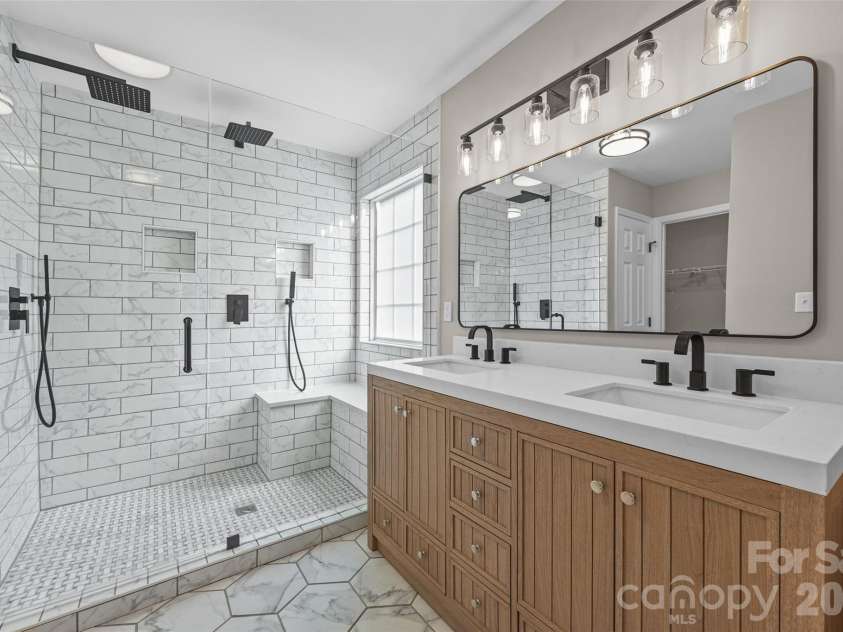 14107 Pine Harbor Road, Charlotte, NC 28278.  MLS# CAR4413773, YatesRealty ID 43652. 