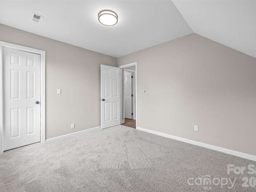 14107 Pine Harbor Road, Charlotte, NC 28278.  MLS# CAR4413773, YatesRealty ID 43652. 