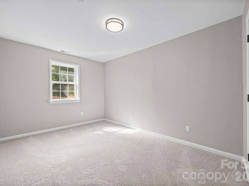 14107 Pine Harbor Road, Charlotte, NC 28278.  MLS# CAR4413773, YatesRealty ID 43652. 