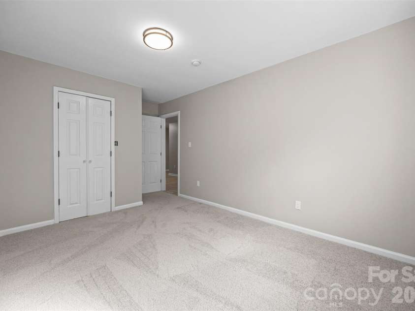 14107 Pine Harbor Road, Charlotte, NC 28278.  MLS# CAR4413773, YatesRealty ID 43652. 