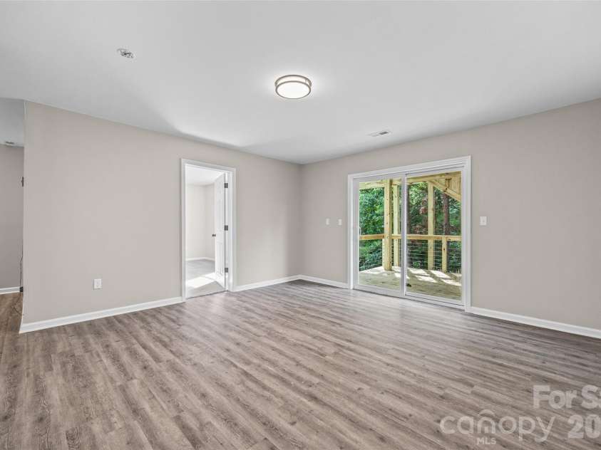 14107 Pine Harbor Road, Charlotte, NC 28278.  MLS# CAR4413773, YatesRealty ID 43652. 