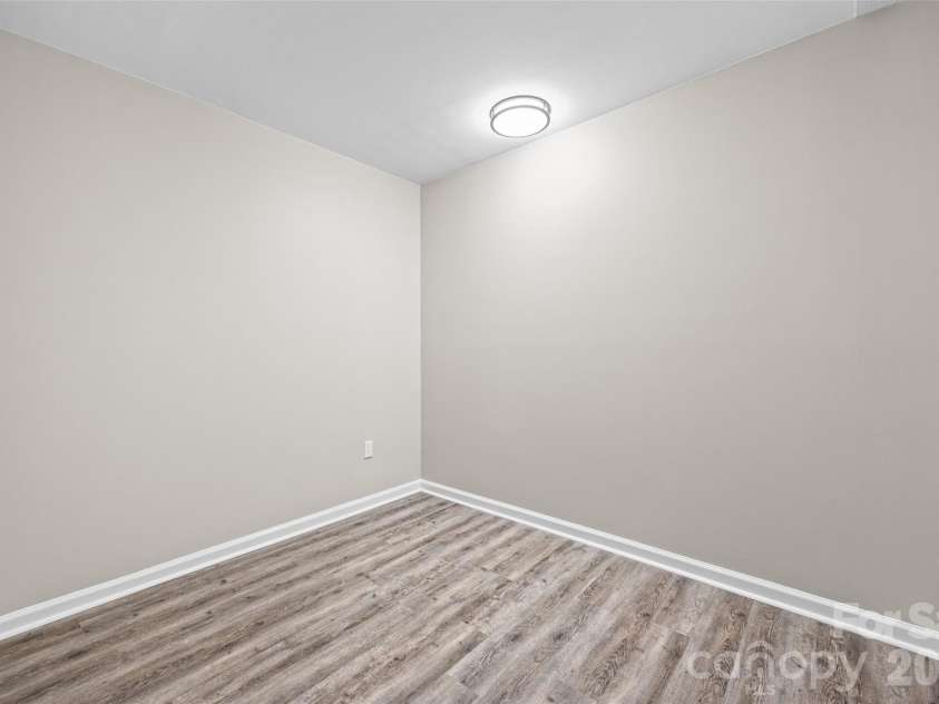 14107 Pine Harbor Road, Charlotte, NC 28278.  MLS# CAR4413773, YatesRealty ID 43652. 