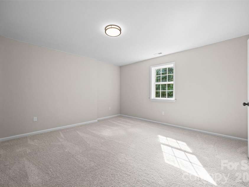 14107 Pine Harbor Road, Charlotte, NC 28278.  MLS# CAR4413773, YatesRealty ID 43652. 