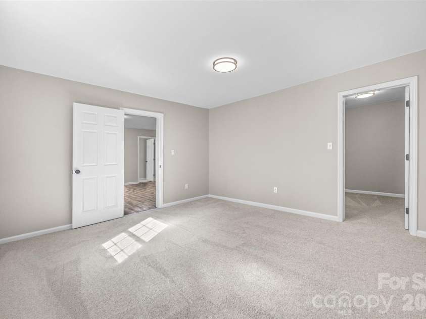 14107 Pine Harbor Road, Charlotte, NC 28278.  MLS# CAR4413773, YatesRealty ID 43652. 