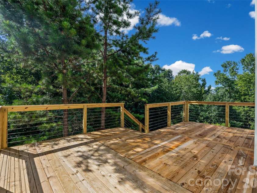 14107 Pine Harbor Road, Charlotte, NC 28278.  MLS# CAR4413773, YatesRealty ID 43652. 
