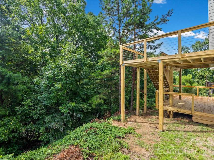 14107 Pine Harbor Road, Charlotte, NC 28278.  MLS# CAR4413773, YatesRealty ID 43652. 