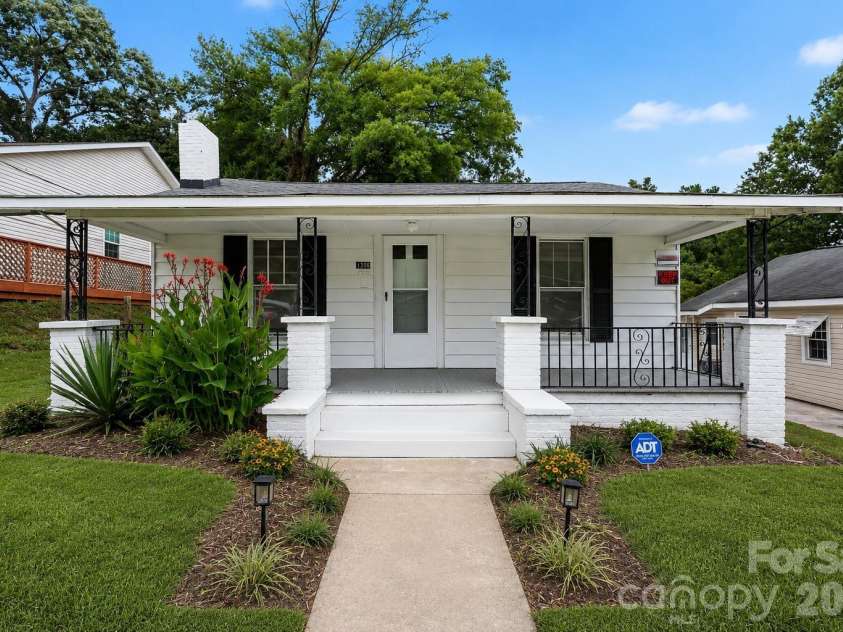 1306 Forrest Street, High Point, NC 27262.  MLS# CAR4413863, YatesRealty ID 43653. 