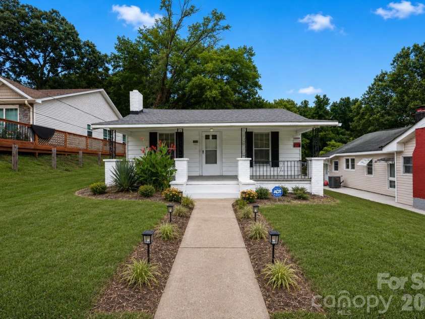 1306 Forrest Street, High Point, NC 27262.  MLS# CAR4413863, YatesRealty ID 43653. 