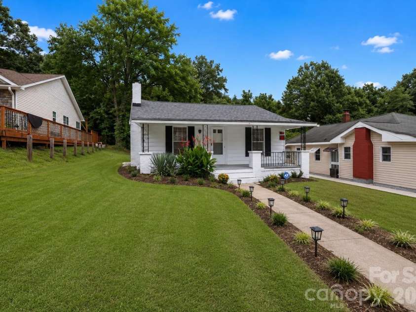 1306 Forrest Street, High Point, NC 27262.  MLS# CAR4413863, YatesRealty ID 43653. 