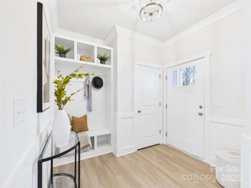 1704 Coral Bark Lane, Charlotte, NC 28216.  MLS# CAR4308843, YatesRealty ID 43653. 