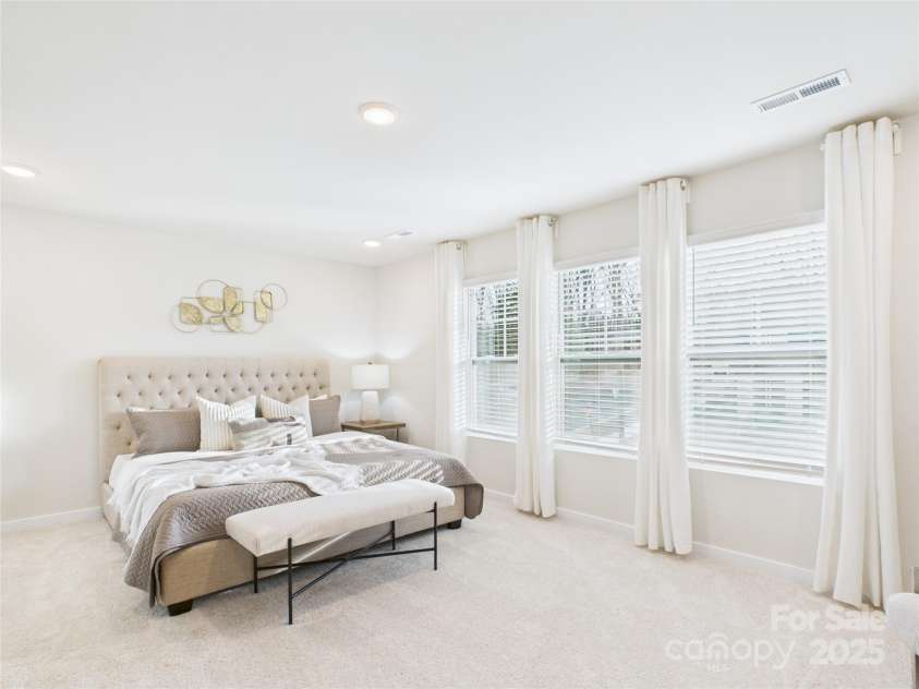 1704 Coral Bark Lane, Charlotte, NC 28216.  MLS# CAR4308843, YatesRealty ID 43653. 