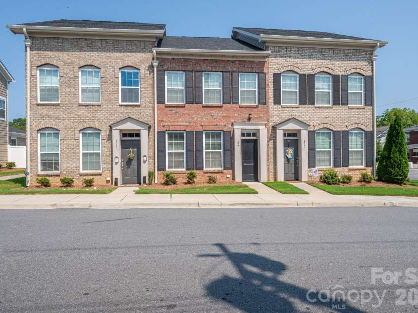 104 Pine Street, Lincolnton, NC 28092.  MLS# CAR4413515, YatesRealty ID 43654. Front View