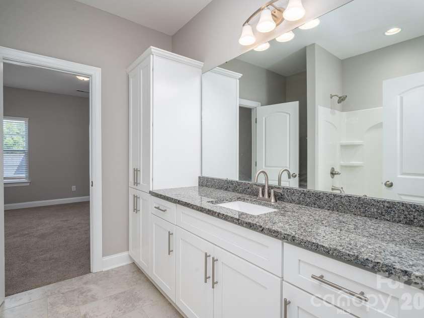 104 Pine Street, Lincolnton, NC 28092.  MLS# CAR4413515, YatesRealty ID 43654. Jack & Jill Bath