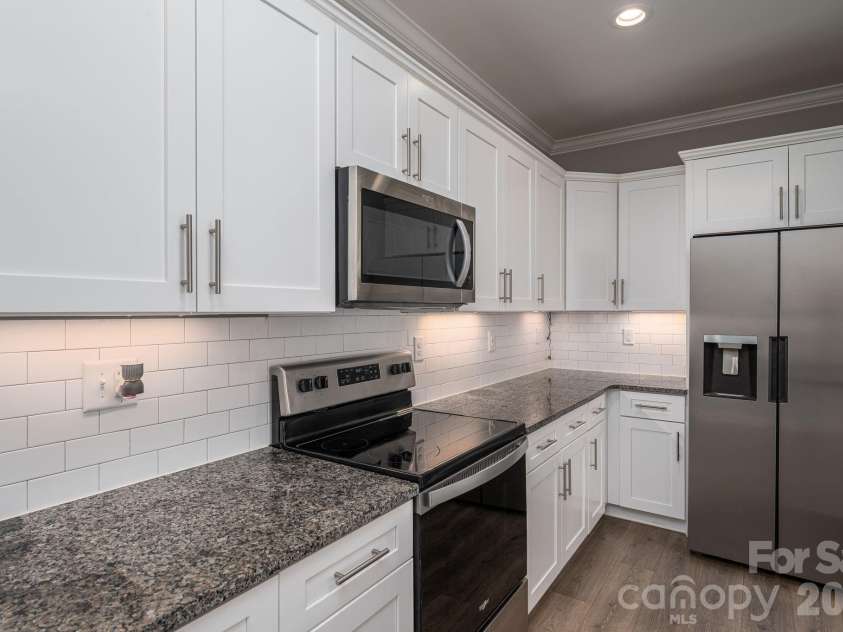 104 Pine Street, Lincolnton, NC 28092.  MLS# CAR4413515, YatesRealty ID 43654. Kitchen