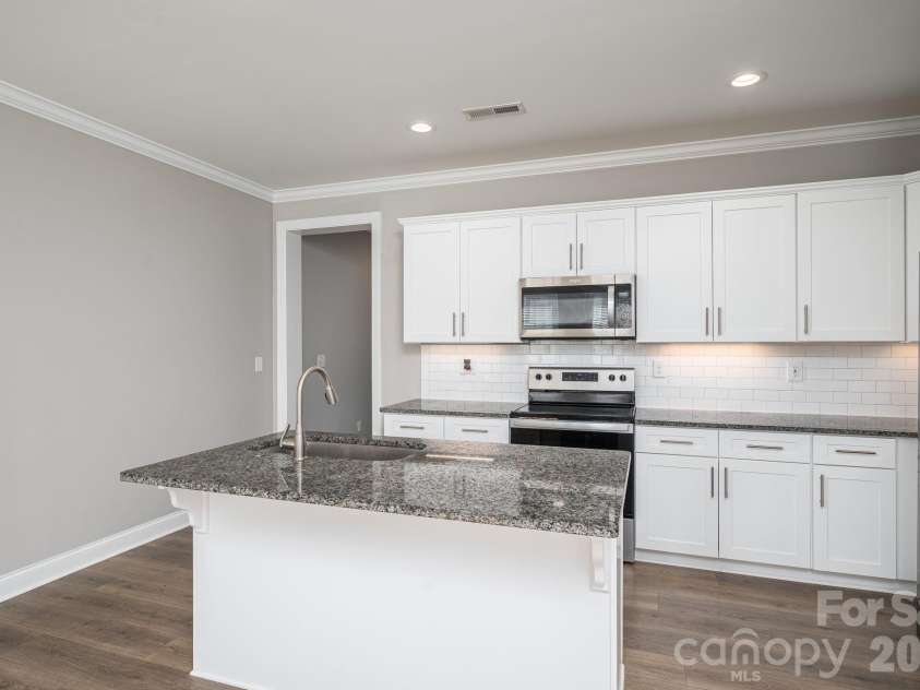 104 Pine Street, Lincolnton, NC 28092.  MLS# CAR4413515, YatesRealty ID 43654. Kitchen