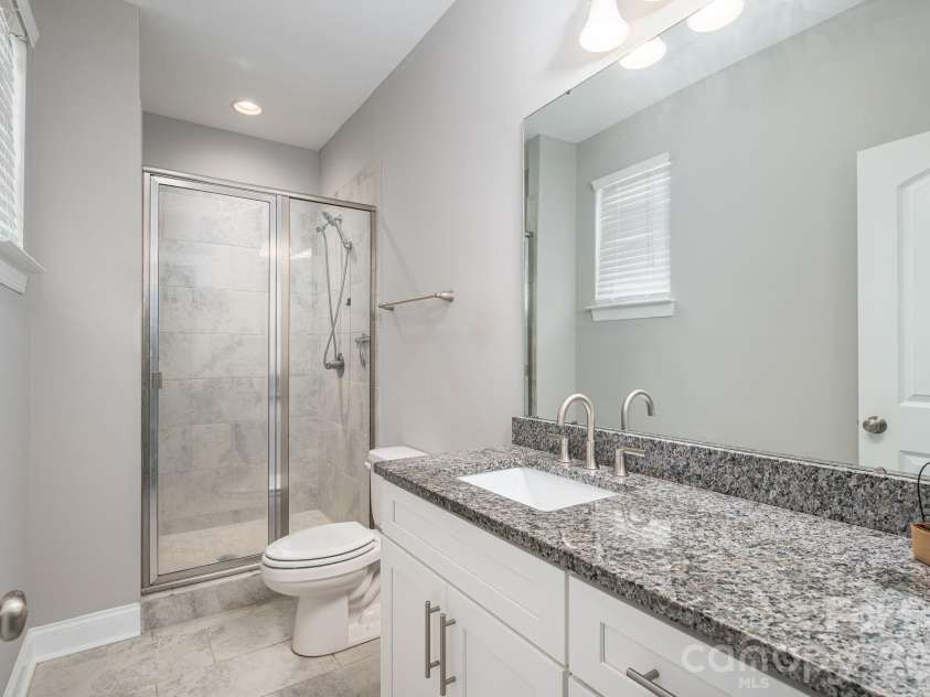 104 Pine Street, Lincolnton, NC 28092.  MLS# CAR4413515, YatesRealty ID 43654. Pirmay Bath