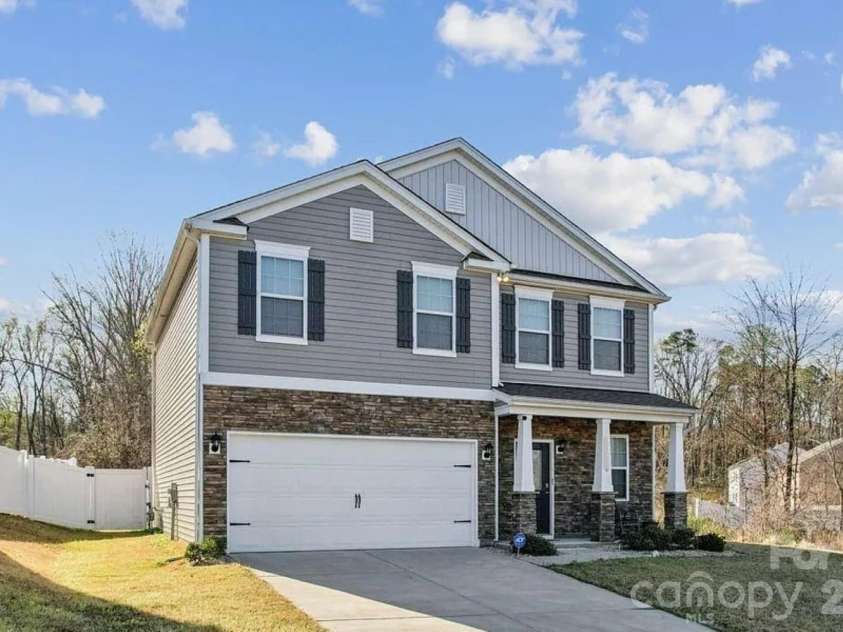 2106 Prospect Creek Way, Charlotte, NC 28227.  MLS# CAR4413617, YatesRealty ID 43657. 