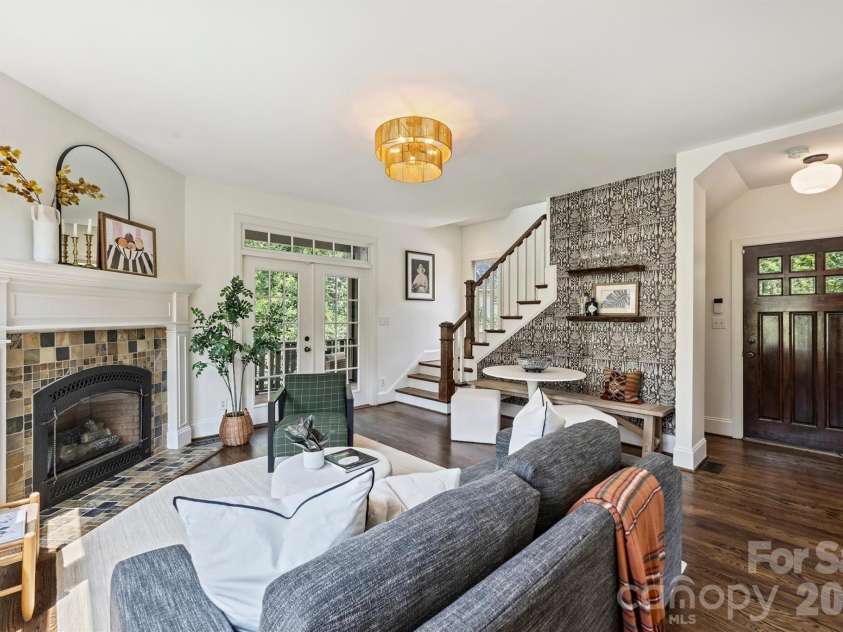 1611 Tippah Park Court, Charlotte, NC 28205.  MLS# CAR4413519, YatesRealty ID 43659. 