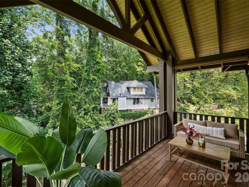 1611 Tippah Park Court, Charlotte, NC 28205.  MLS# CAR4413519, YatesRealty ID 43659. 