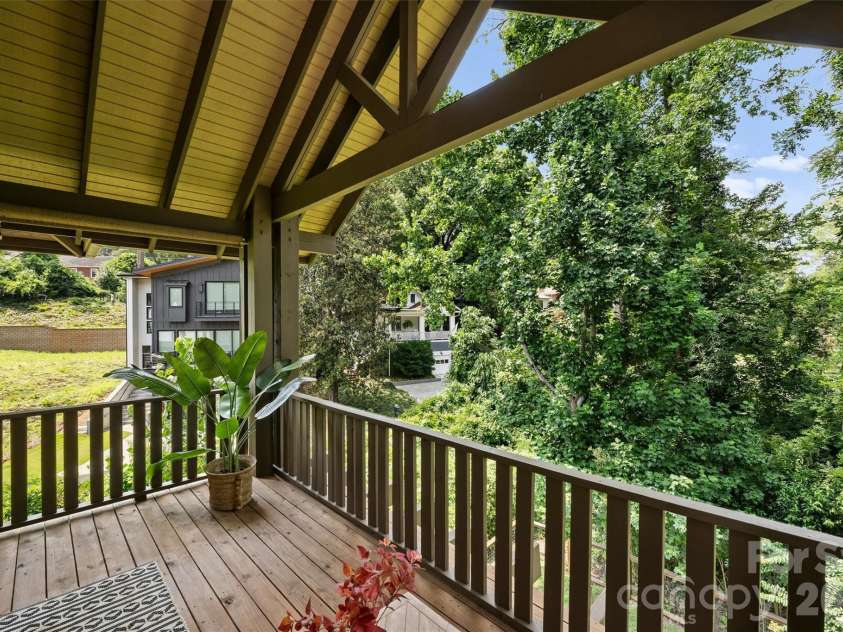 1611 Tippah Park Court, Charlotte, NC 28205.  MLS# CAR4413519, YatesRealty ID 43659. 