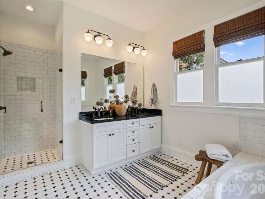 1611 Tippah Park Court, Charlotte, NC 28205.  MLS# CAR4413519, YatesRealty ID 43659. 