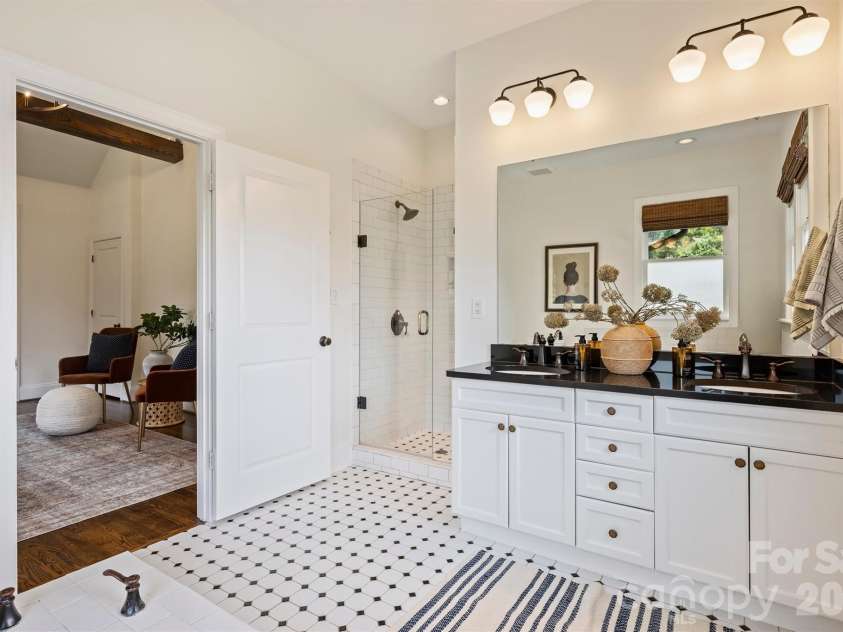 1611 Tippah Park Court, Charlotte, NC 28205.  MLS# CAR4413519, YatesRealty ID 43659. 