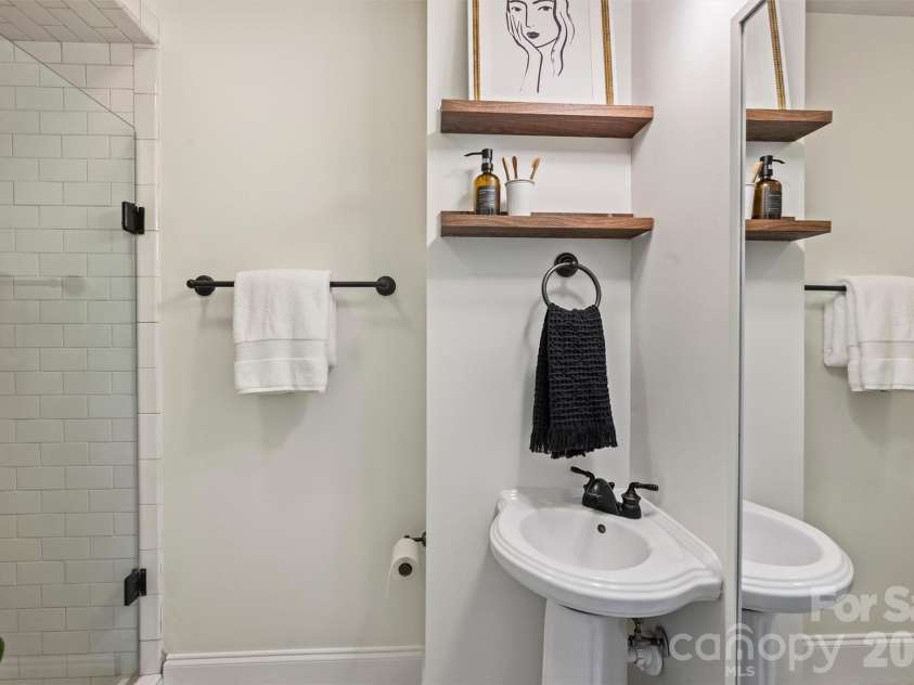1611 Tippah Park Court, Charlotte, NC 28205.  MLS# CAR4413519, YatesRealty ID 43659. 