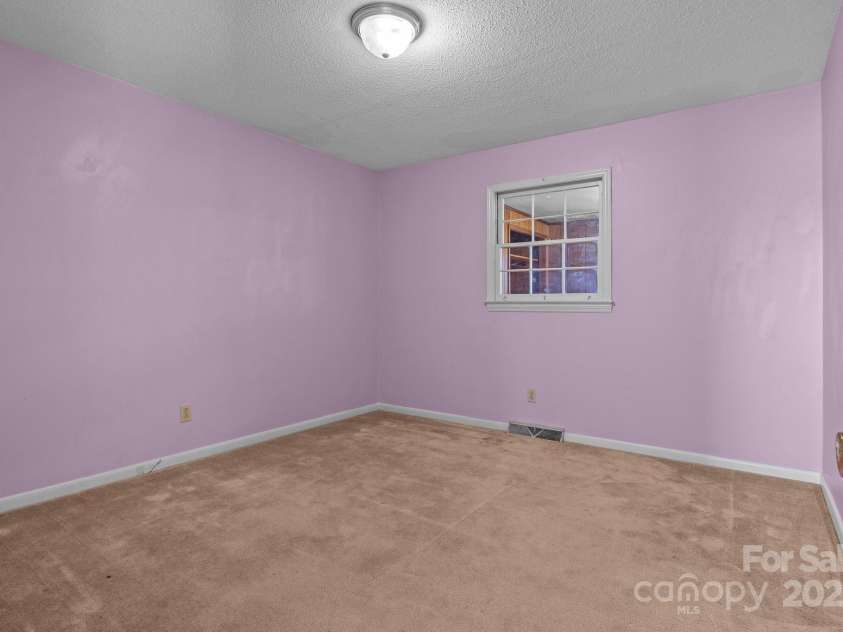 145 Crooked Lane, Statesville, NC 28625.  MLS# CAR4205101, YatesRealty ID 4366. 