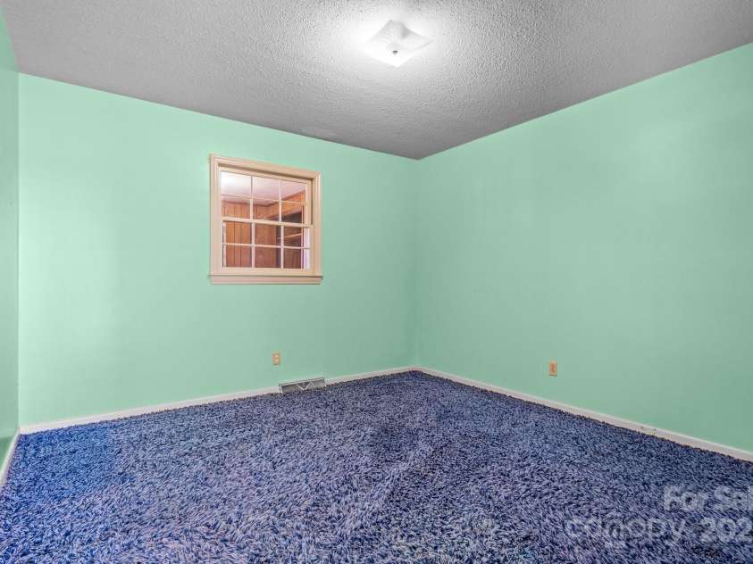 145 Crooked Lane, Statesville, NC 28625.  MLS# CAR4205101, YatesRealty ID 4366. 