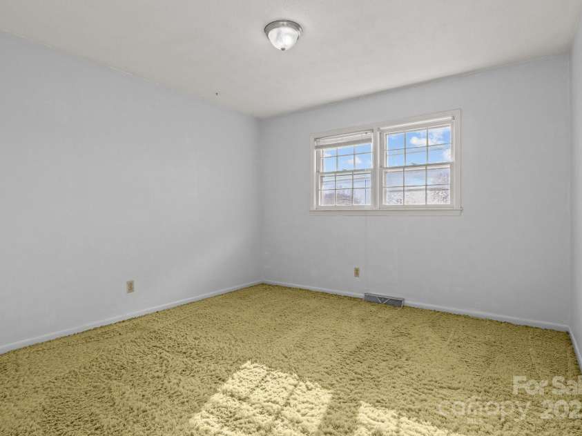 145 Crooked Lane, Statesville, NC 28625.  MLS# CAR4205101, YatesRealty ID 4366. 