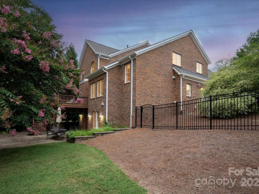 3009 Groves Edge Lane, Waxhaw, NC 28173.  MLS# CAR4294159, YatesRealty ID 4366. 