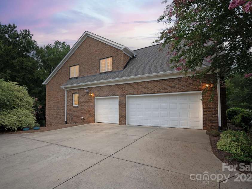 3009 Groves Edge Lane, Waxhaw, NC 28173.  MLS# CAR4294159, YatesRealty ID 4366. 