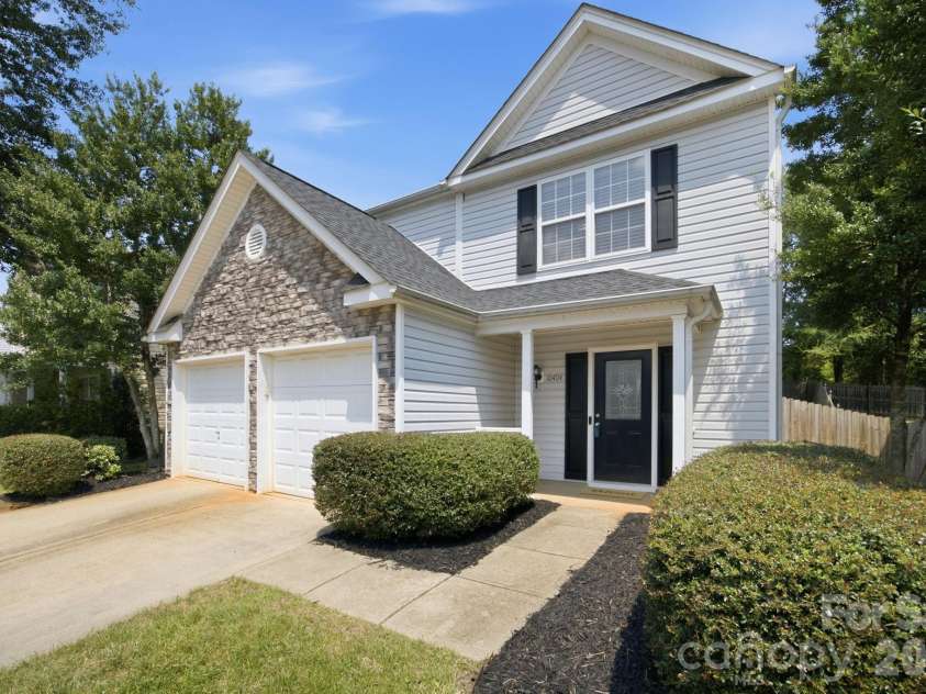 10404 Haddington Drive, Charlotte, NC 28269.  MLS# CAR4412907, YatesRealty ID 43660. 
