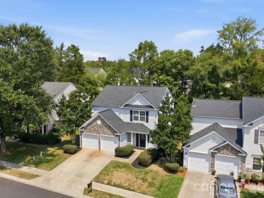 10404 Haddington Drive, Charlotte, NC 28269.  MLS# CAR4412907, YatesRealty ID 43660. 