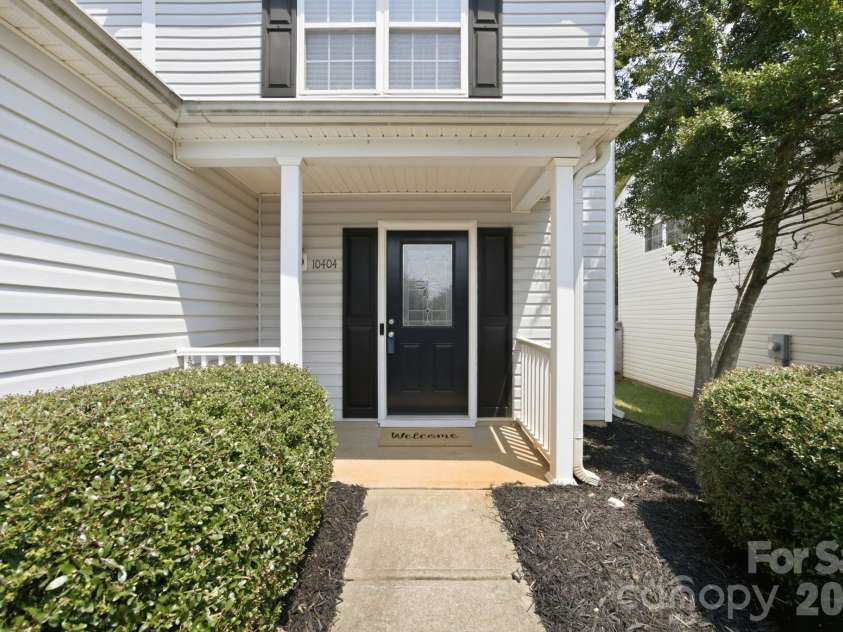 10404 Haddington Drive, Charlotte, NC 28269.  MLS# CAR4412907, YatesRealty ID 43660. 