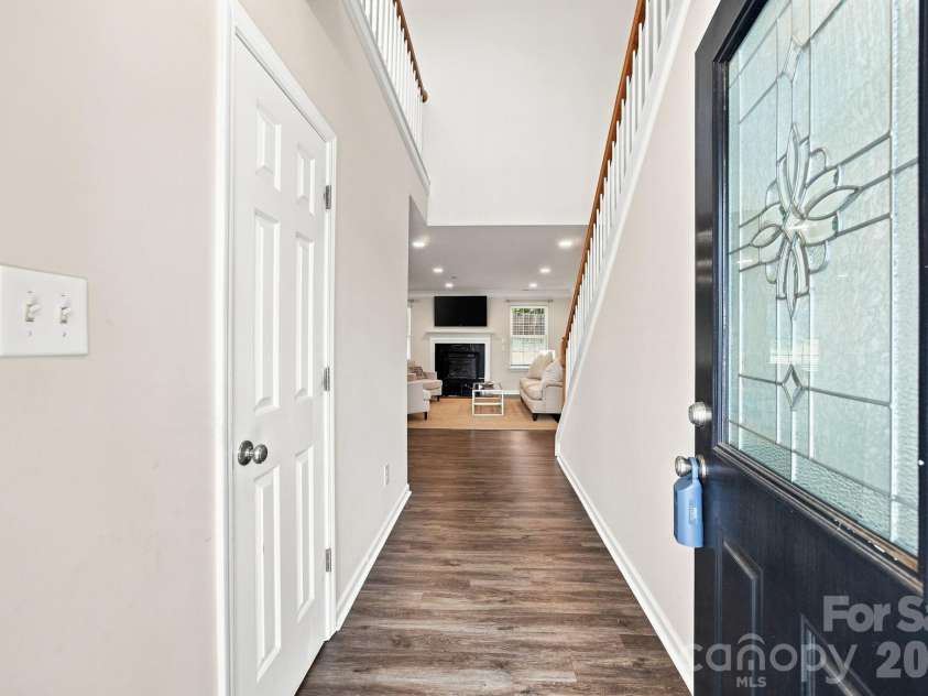 10404 Haddington Drive, Charlotte, NC 28269.  MLS# CAR4412907, YatesRealty ID 43660. 