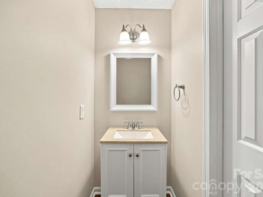 10404 Haddington Drive, Charlotte, NC 28269.  MLS# CAR4412907, YatesRealty ID 43660. 
