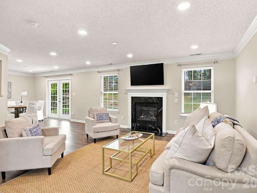 10404 Haddington Drive, Charlotte, NC 28269.  MLS# CAR4412907, YatesRealty ID 43660. 