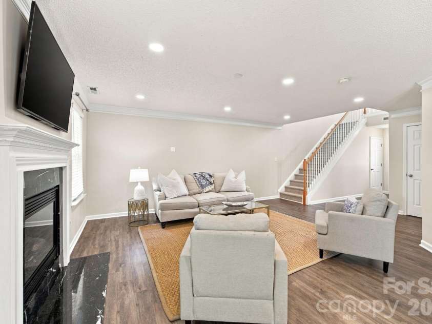 10404 Haddington Drive, Charlotte, NC 28269.  MLS# CAR4412907, YatesRealty ID 43660. 