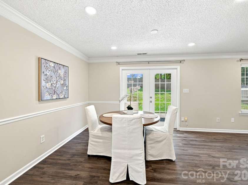 10404 Haddington Drive, Charlotte, NC 28269.  MLS# CAR4412907, YatesRealty ID 43660. 
