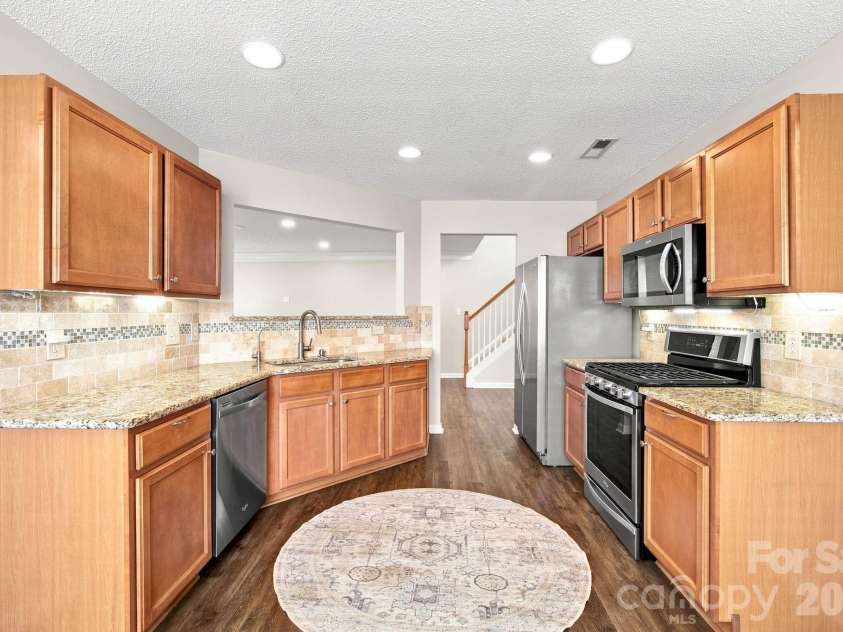 10404 Haddington Drive, Charlotte, NC 28269.  MLS# CAR4412907, YatesRealty ID 43660. 